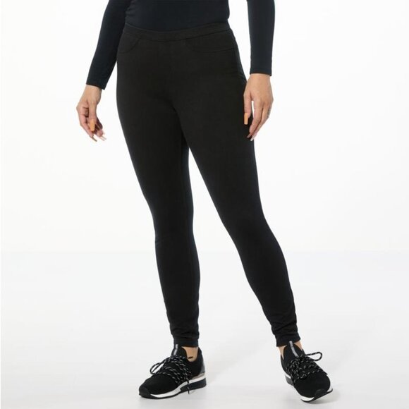 HUE Classic Stretch Denim Legging Size 1X Pull On Elastic Waist Black Active NEW - Picture 1 of 6